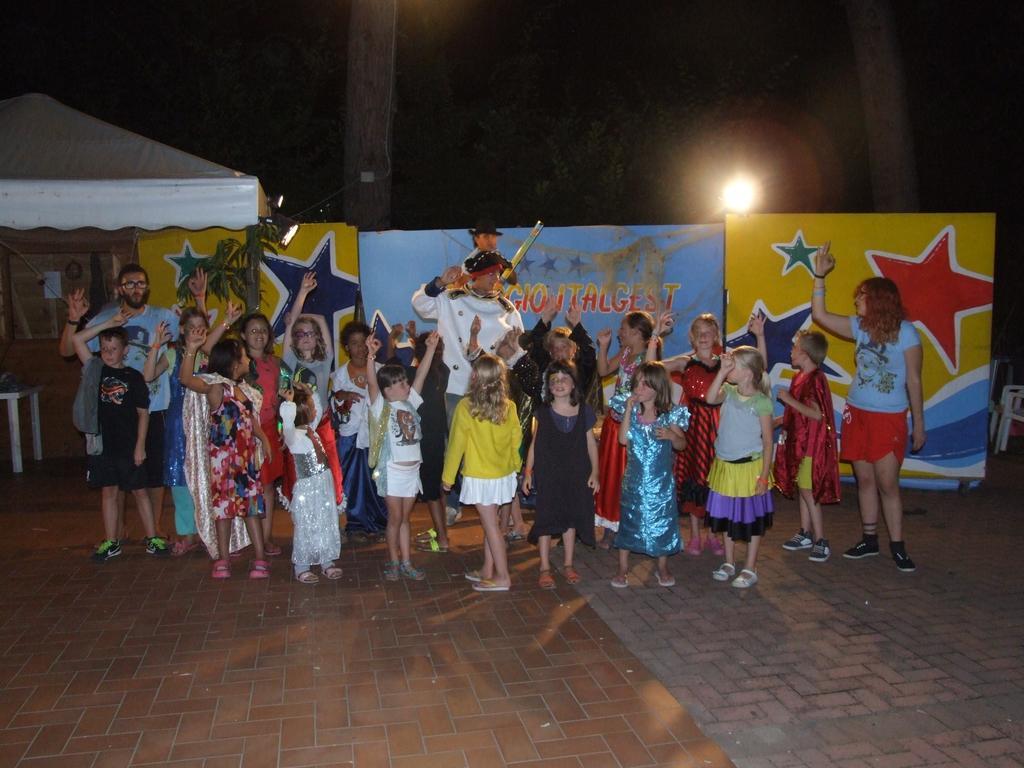 Camping Villaggio Italgest SantʼArcangelo Exterior foto